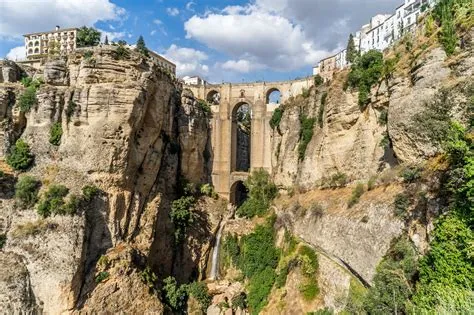 El Tajo Gorge - Một vực sâu hùng vĩ với lịch sử phong phú và vẻ đẹp thiên nhiên ngoạn mục!